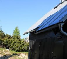 Ogled poškodbe na žlebovih